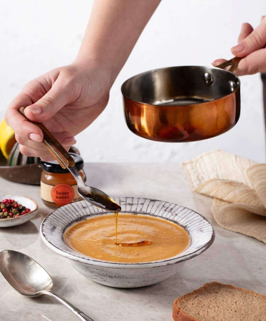 İlikli Kemik Suyu Hakkında Doğru Bilinen Yanlışlar: Ev Yapımı mı, Profesyonel mi?